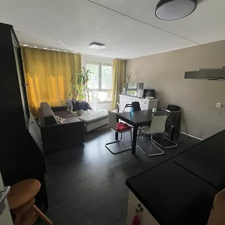 East, 2 Bedroom, 6 People Max شقة
