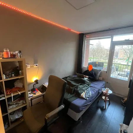 East, 2 Bedroom, 6 People Max *
