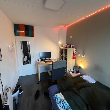 East, 2 Bedroom, 6 People Max شقة أمستردام