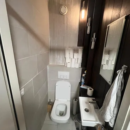 East, 2 Bedroom, 6 People Max *